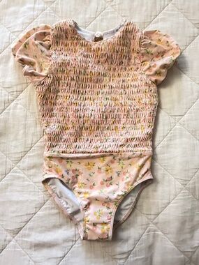 Size 5/6T Minnow girls one-piece swimsuit NWOT